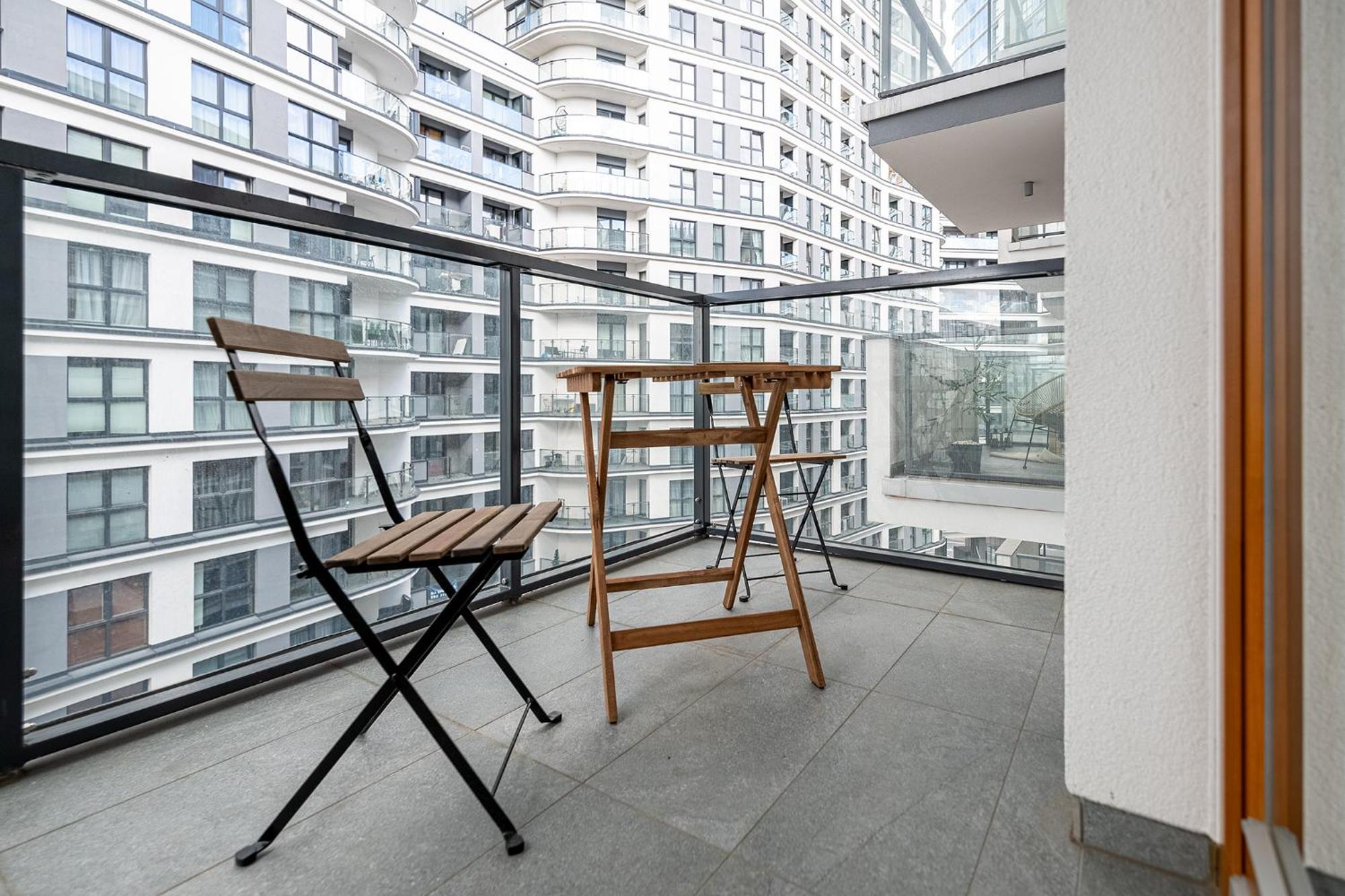Rentplanet - Apartamenty Kasprzaka Варшава Экстерьер фото