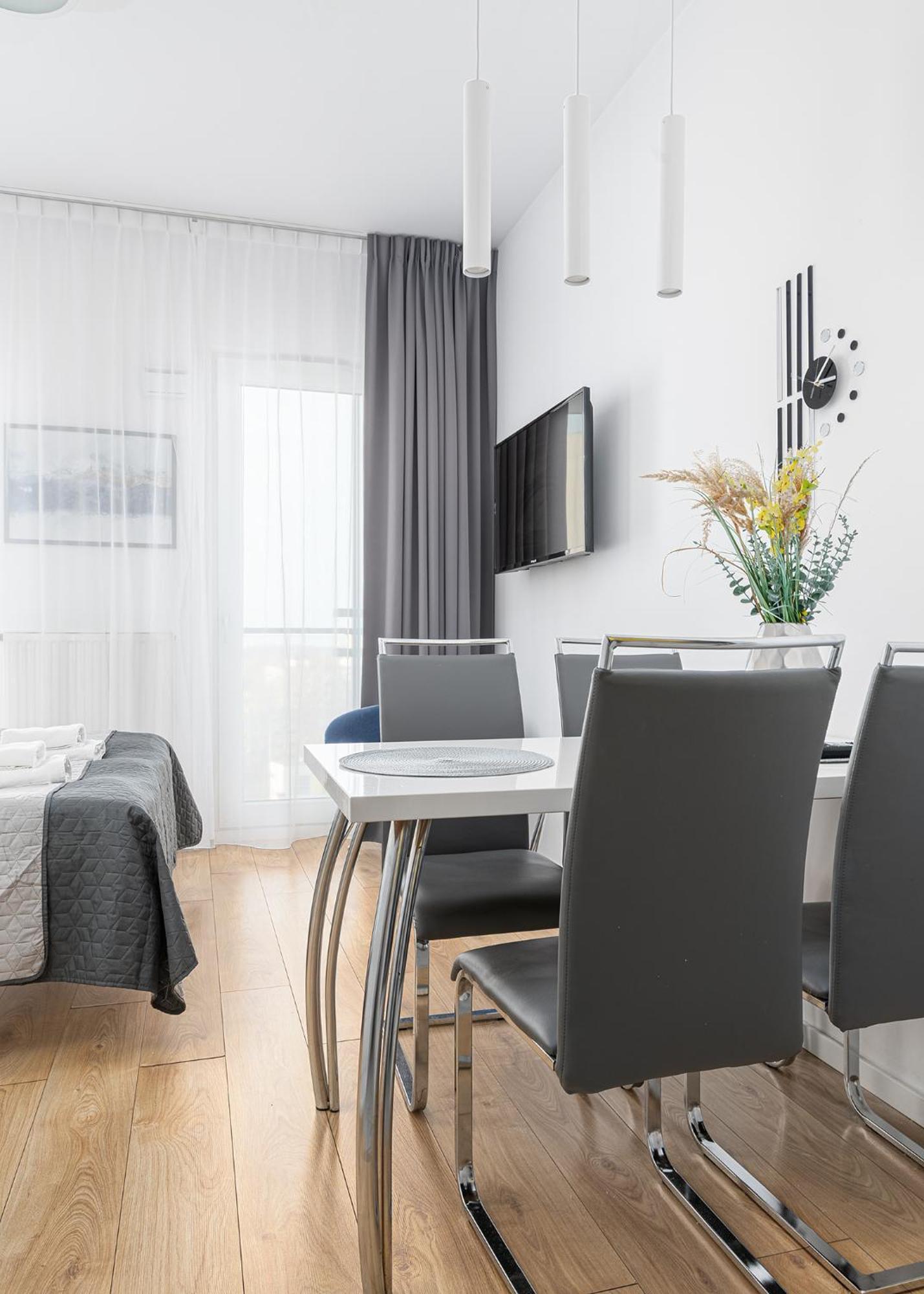 Rentplanet - Apartamenty Kasprzaka Варшава Экстерьер фото